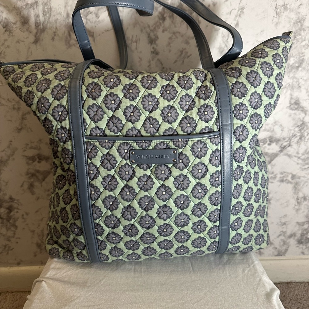 NWOT Nomadic Floral Vera Bradley Commuter Tote